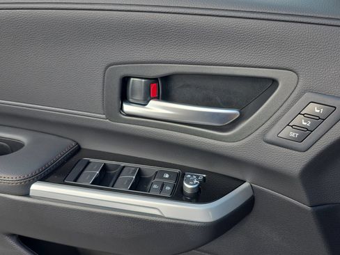 New 2026 Toyota Sienna Platinum AWD/4WD image 24