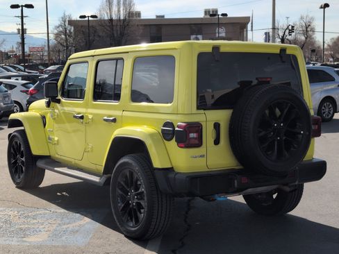 Used 2023 Jeep Wrangler Sahara w/ Cold Weather Group image 6