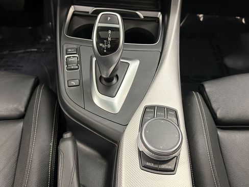 Used 2020 BMW 230i Coupe w/ M Sport Package RWD image 18