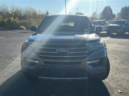 Certified 2022 Ford Explorer XLT w/ Equipment Group 202A image 31