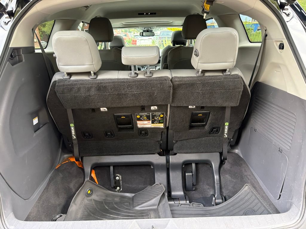 Used 2021 Toyota Sienna XLE AWD/4WD image 30