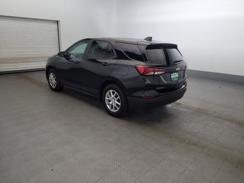 Used 2023 Chevrolet Equinox LS w/ LS Convenience Package AWD/4WD image 3