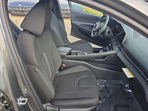 New 2026 Hyundai Elantra Sport FWD image 10