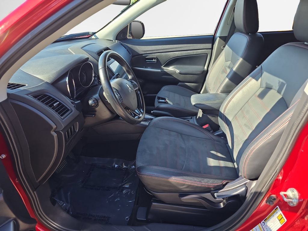 Used 2018 Mitsubishi Outlander Sport SE AWD/4WD image 12