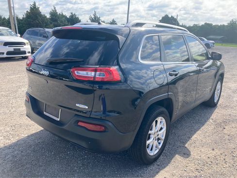 Used 2016 Jeep Cherokee Latitude AWD/4WD image 7
