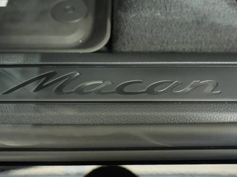 New 2026 Porsche Macan image 31