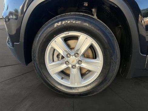 Used 2021 Chevrolet Trax LT AWD/4WD image 9