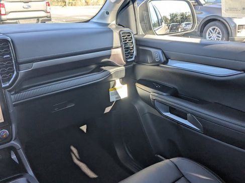 New 2025 Ford Ranger Lariat w/ FX4 Off-Road Package image 17