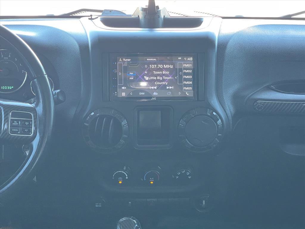 Used 2015 Jeep Wrangler Unlimited Sport w/ Connectivity Group AWD/4WD image 14