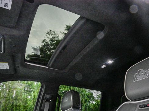 Used 2025 GMC Sierra 2500 AT4X w/ AT4X AEV Edition AWD/4WD image 28