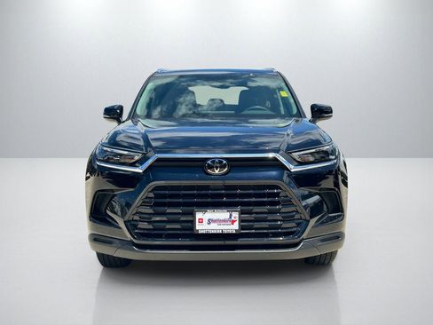 Certified 2026 Toyota Grand Highlander XLE FWD image 2