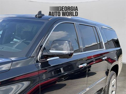 Used 2019 Cadillac Escalade ESV Luxury RWD image 7