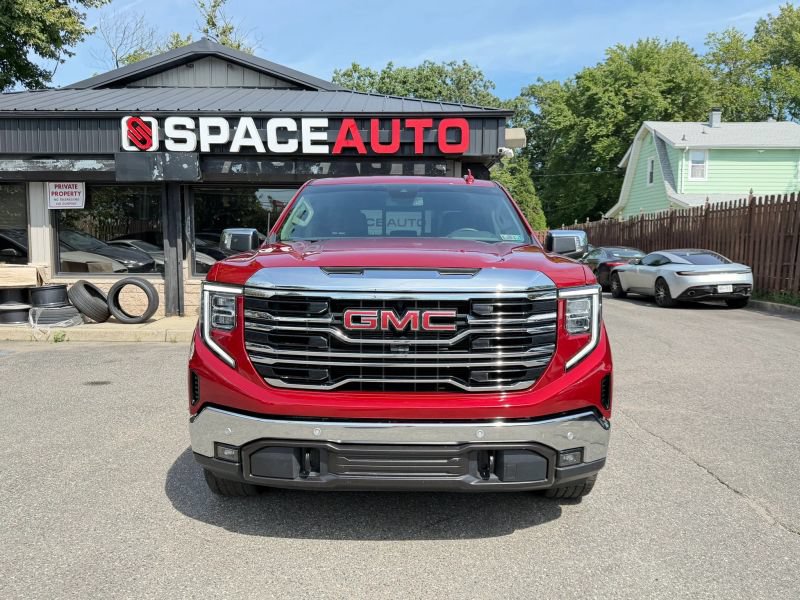 Used 2024 GMC Sierra 1500 SLT w/ SLT Premium Plus Package AWD/4WD image 2