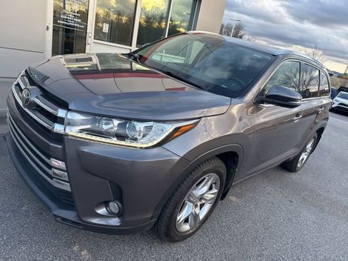 Used 2017 Toyota Highlander Limited image 15