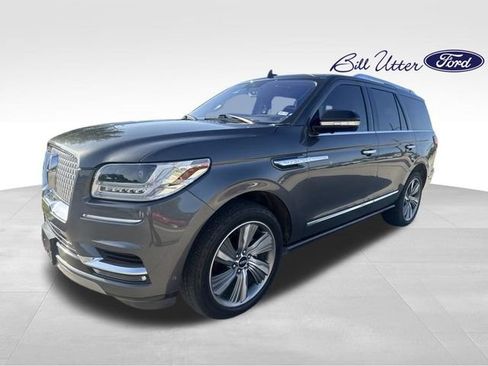Used 2018 Lincoln Navigator Reserve w/ Technology Package AWD/4WD image 2