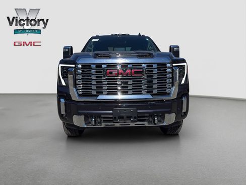 Used 2026 GMC Sierra 2500 Denali w/ Denali Reserve Package AWD/4WD image 2