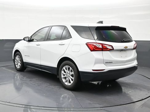 Used 2020 Chevrolet Equinox LS FWD image 3