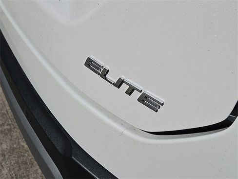 Used 2025 Honda Pilot Elite image 6