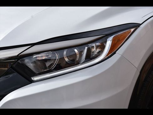 Used 2021 Honda HR-V Sport image 46
