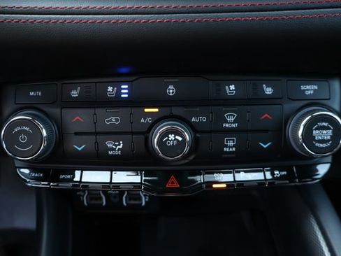 Used 2024 Dodge Durango R/T w/ Tow 'N Go Package AWD/4WD image 27
