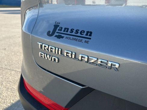 Used 2025 Chevrolet TrailBlazer LT image 8