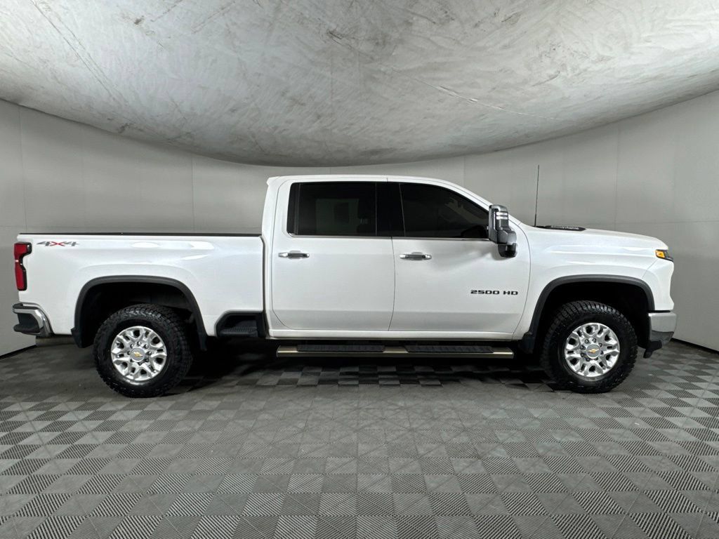Certified 2024 Chevrolet Silverado 2500 LTZ AWD/4WD image 4