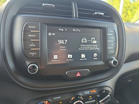 Used 2020 Kia Soul S FWD image 22