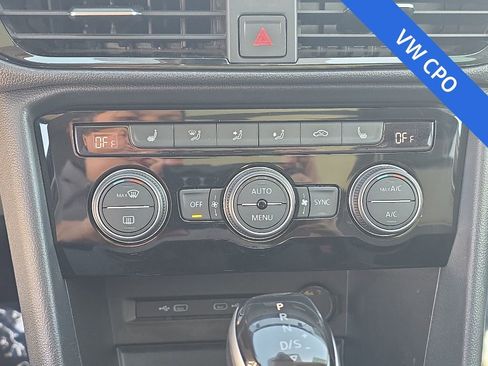 Certified 2023 Volkswagen Taos SEL AWD/4WD image 18