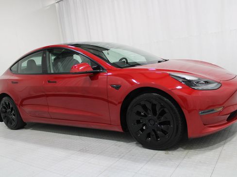 Used 2022 Tesla Model 3 Long Range AWD/4WD image 4