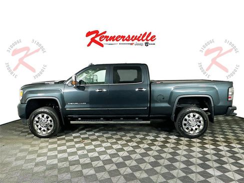Used 2017 GMC Sierra 2500 Denali w/ Duramax Plus Package image 4