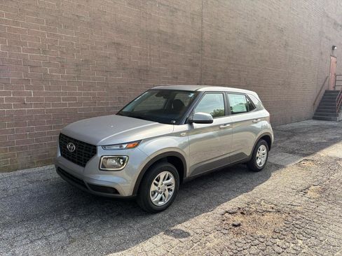 New 2026 Hyundai Venue SE FWD image 1