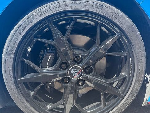 Used 2022 Chevrolet Corvette Stingray Coupe w/ 1LT RWD image 11