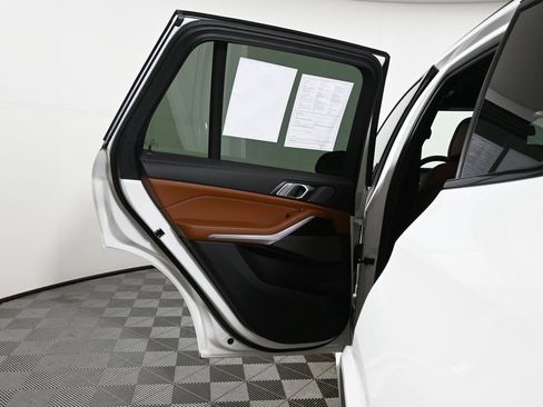 Used 2024 BMW X5 xDrive40i w/ M Sport Package image 29