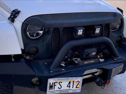 Used 2014 Jeep Wrangler Sahara AWD/4WD image 31