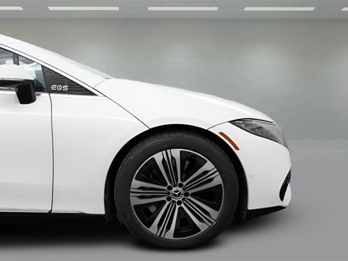 Used 2022 Mercedes-Benz EQS 450+ Sedan image 30