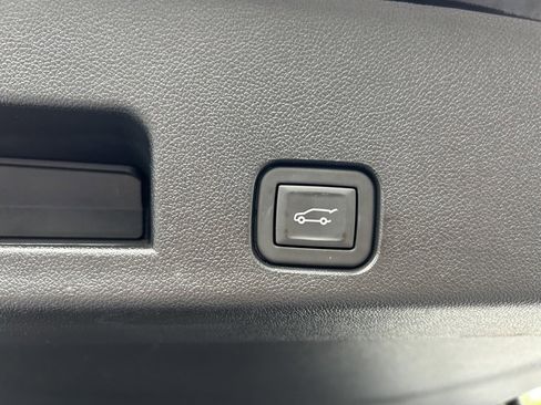 Used 2024 Chevrolet Traverse RS w/ LPO, Floor Liner Package image 45