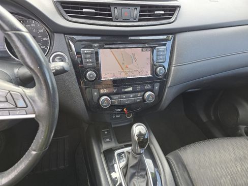 Used 2019 Nissan Rogue SV w/ Sun & Sound Touring Package FWD image 30