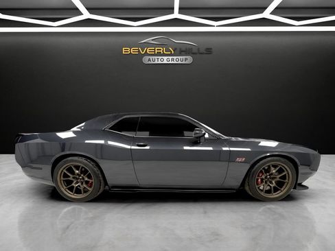 Used 2017 Dodge Challenger SRT w/ Technology Group RWD image 6