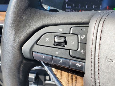 Used 2024 Cadillac Escalade Premium Luxury Platinum image 23