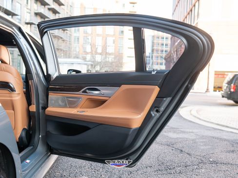 Used 2020 BMW 750i xDrive xDrive M SPORT LINE w/ Autobahn Package image 52