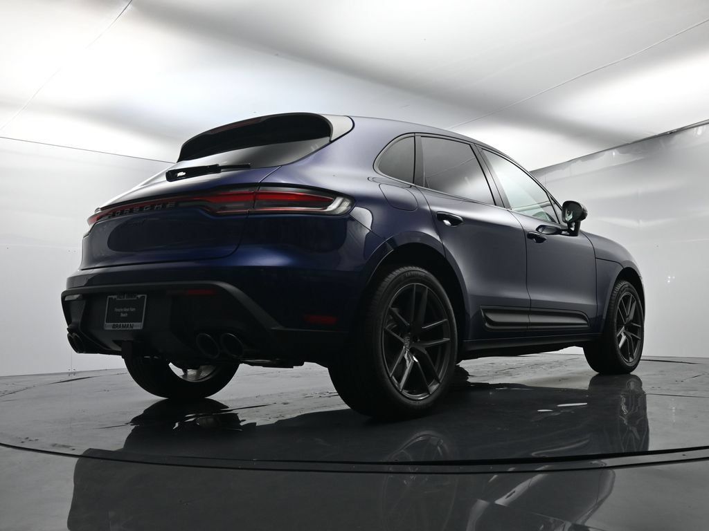 Certified 2025 Porsche Macan AWD/4WD image 50
