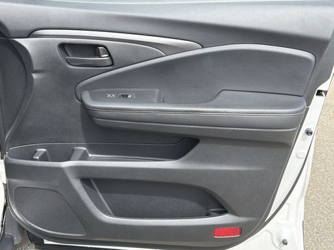 Used 2025 Honda Passport EX-L image 14