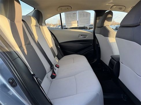 Used 2021 Toyota Corolla LE image 17