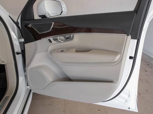 Used 2019 Volvo XC90 T5 Momentum image 47