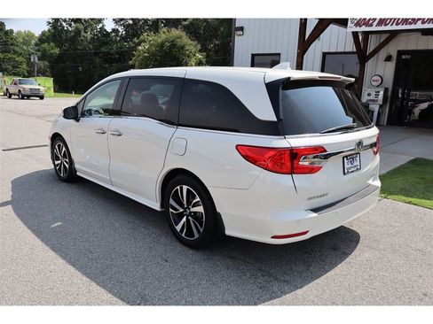 Used 2018 Honda Odyssey Elite image 3