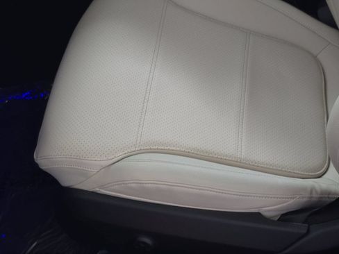 Used 2023 Mercedes-Benz C 300 4MATIC Sedan image 30
