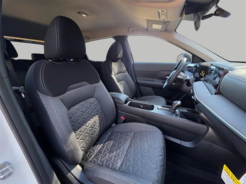 New 2026 Nissan Kicks SV image 12