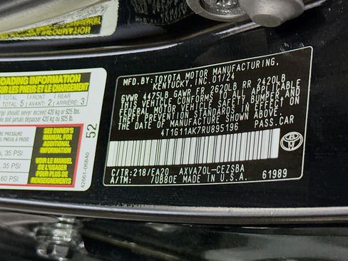 Used 2024 Toyota Camry SE FWD image 39
