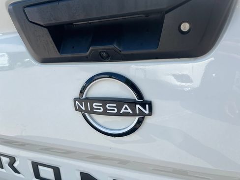 Used 2026 Nissan Frontier SV w/ SV Convenience Package RWD image 43