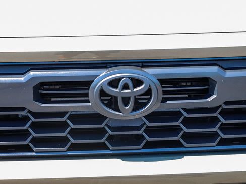 Certified 2025 Toyota Tacoma TRD Off-Road AWD/4WD image 13